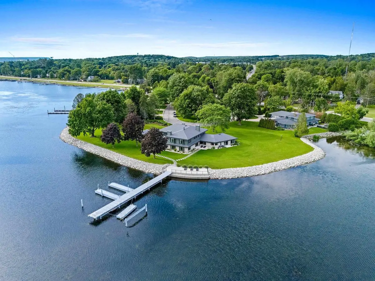 55 UTOPIA CIRCLE, Sturgeon Bay, WI 54235 - #1