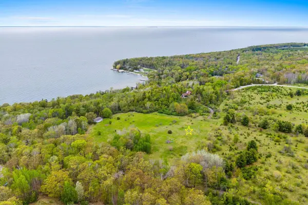 BLUFF COURT, Sturgeon Bay, WI 54235