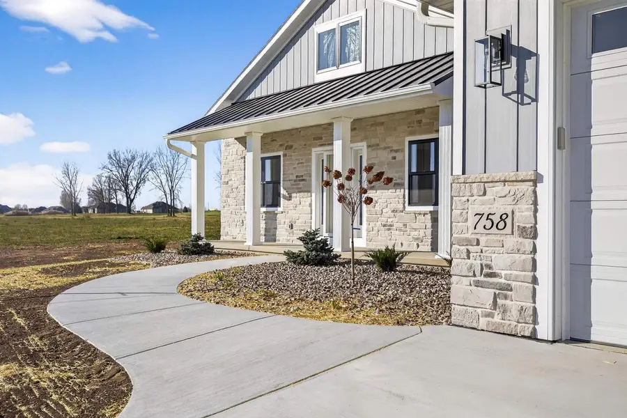 758 ROYAL SAINT PATS DRIVE, Wrightstown, WI 54180 - #3