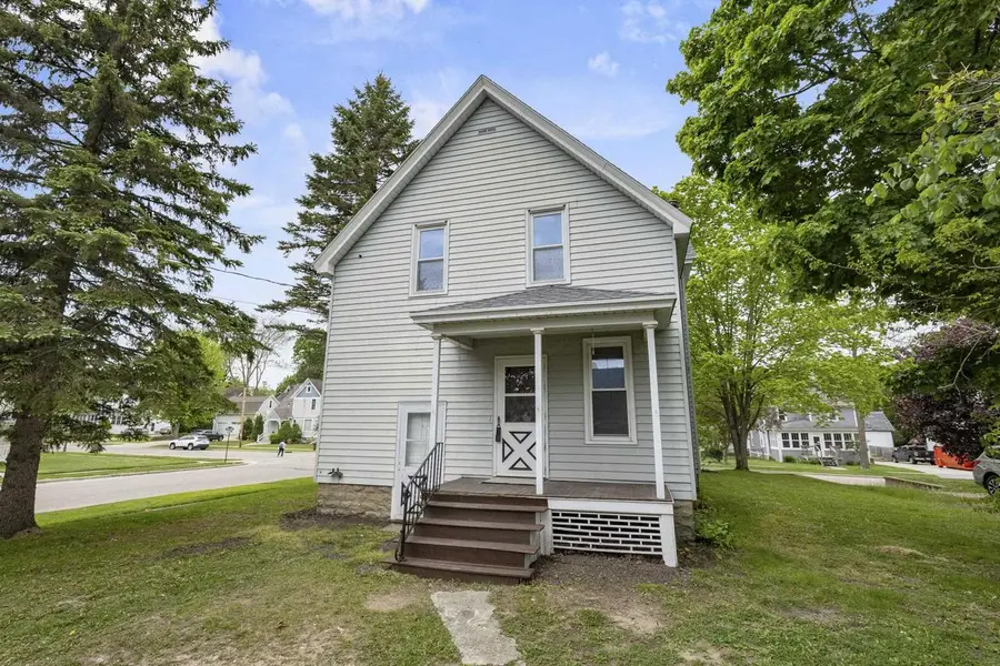 617 NEWBURY STREET, Ripon, WI 54971 - #3