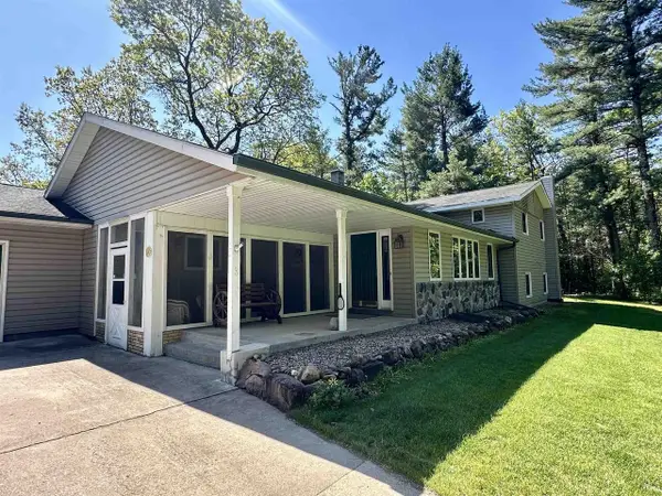 7051 WOODLAND LANE, Amherst, WI 54406