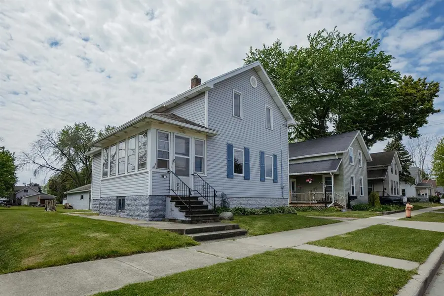 1029 W 7TH AVENUE, Oshkosh, WI 54902 - #2
