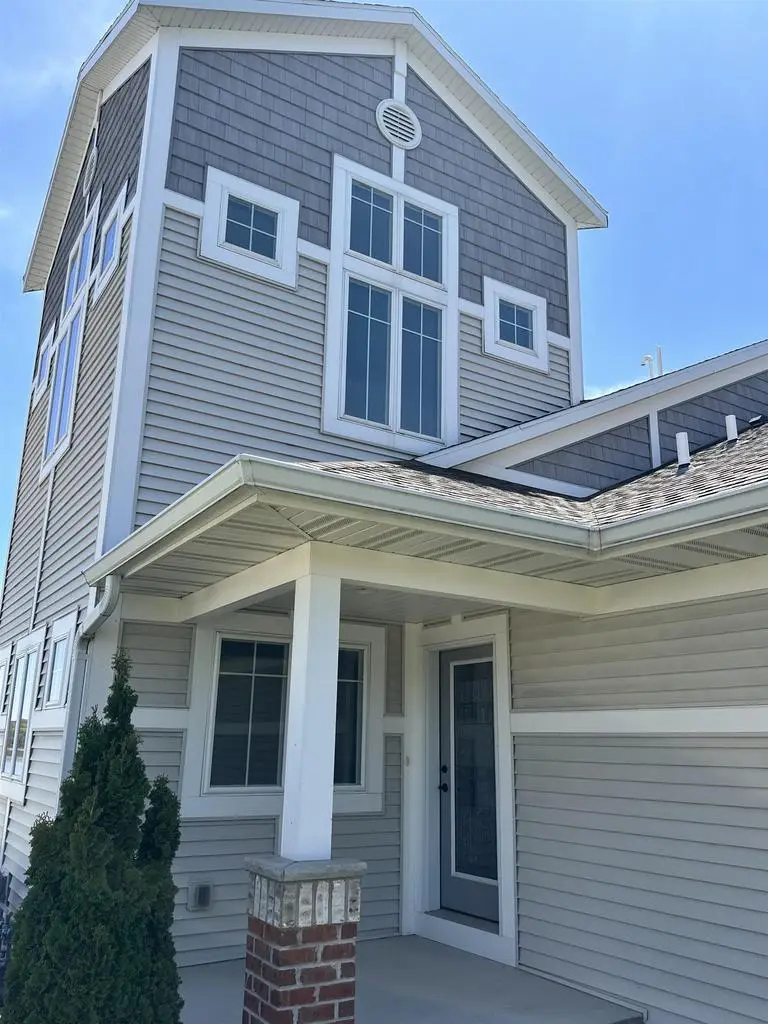 2621 BAY HARBOR CIRCLE, Green Bay, WI 54304 - #2