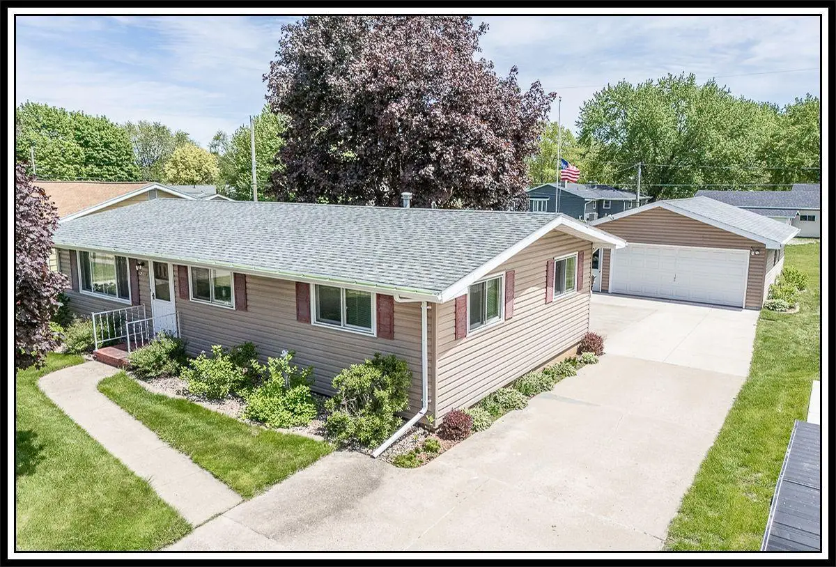 714 S NASH STREET, Hortonville, WI 54944 - #1