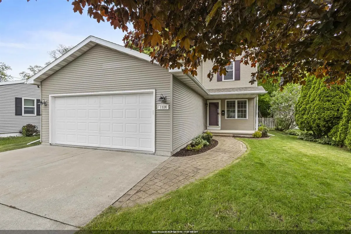 1324 W BENT AVENUE, Oshkosh, WI 54901 - #1