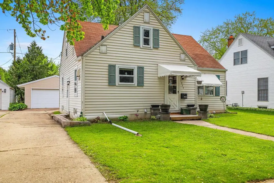 1932 N DIVISION STREET, Appleton, WI 54911 - #2