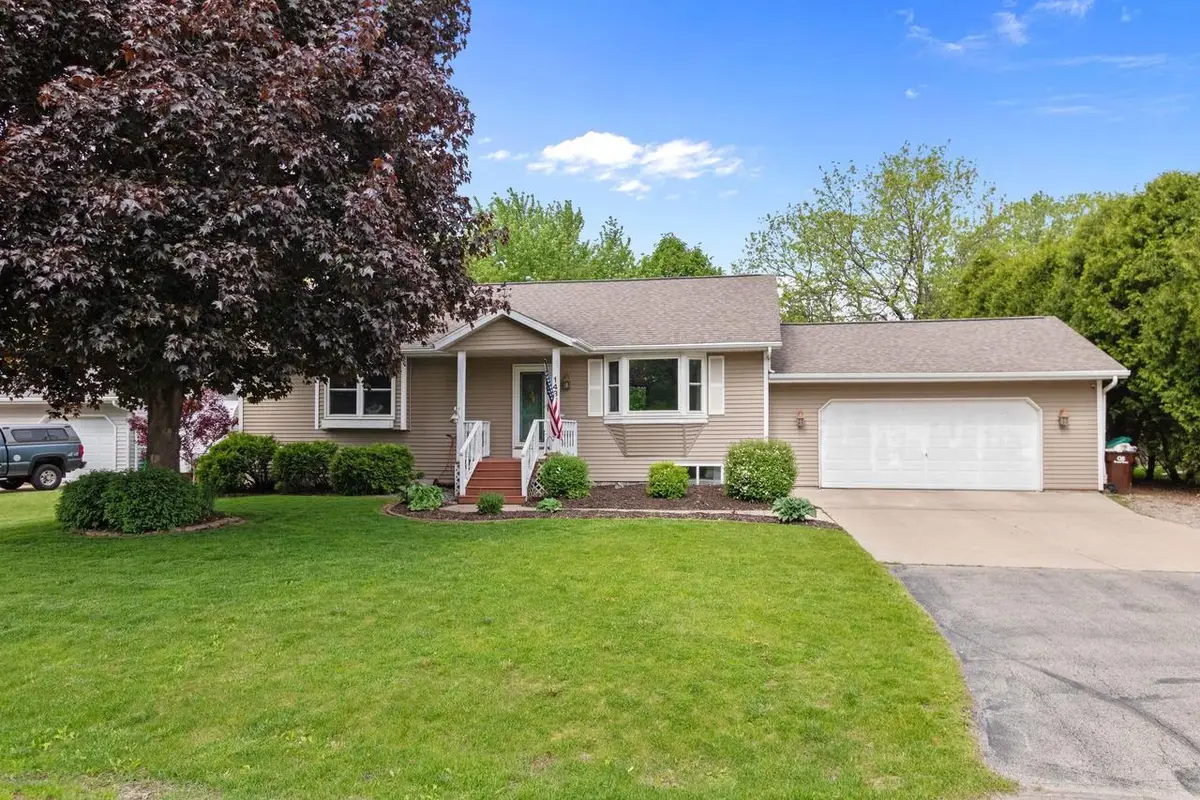 1433 W ROSELAWN DRIVE, Appleton, WI 54914 - #1
