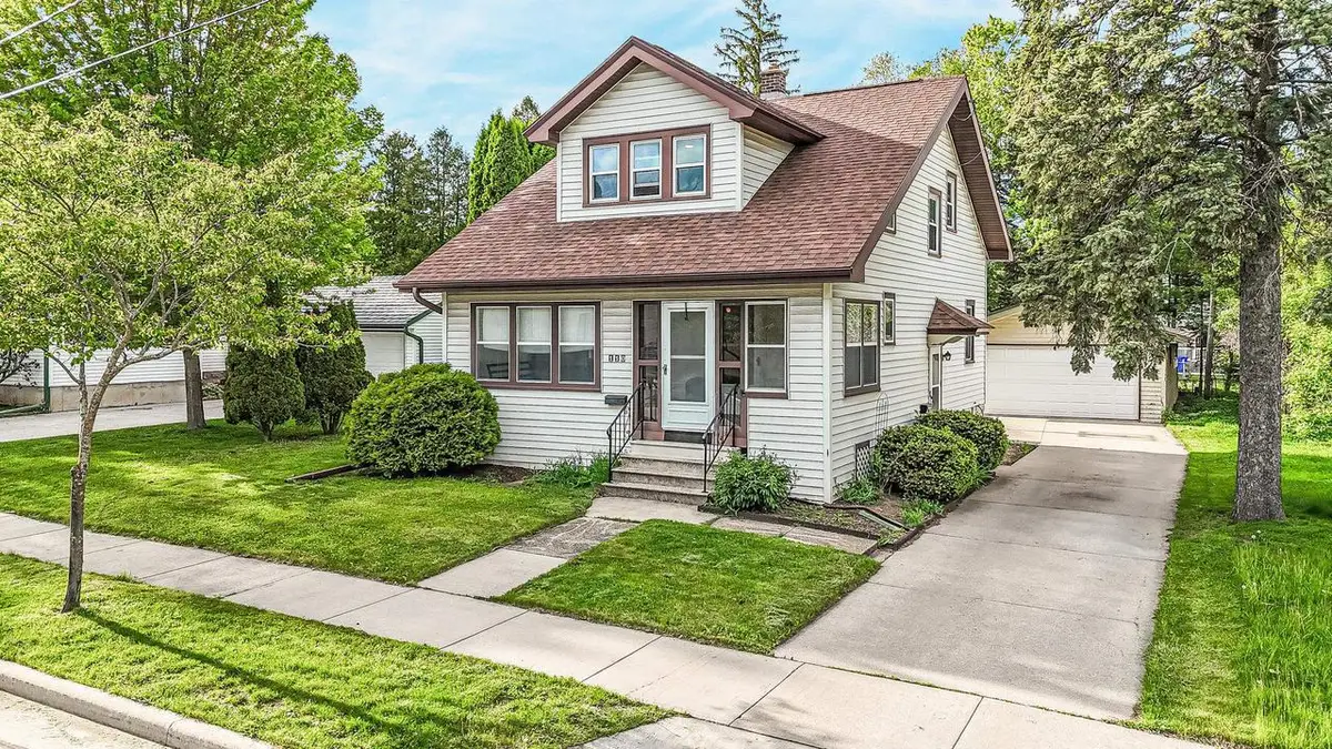 110 E RANDALL STREET, Appleton, WI 54911 - #1
