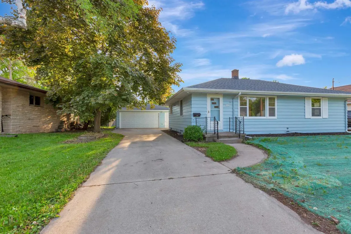 1625 WISCONSIN STREET, Oshkosh, WI 54901 - #1