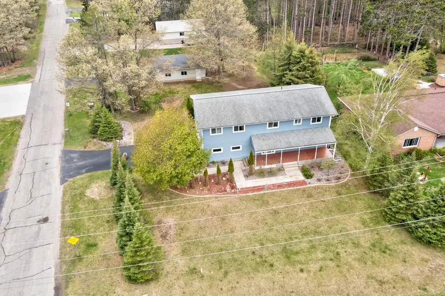 W656 EDWARDS AVENUE, Marinette, WI 54143 - #2
