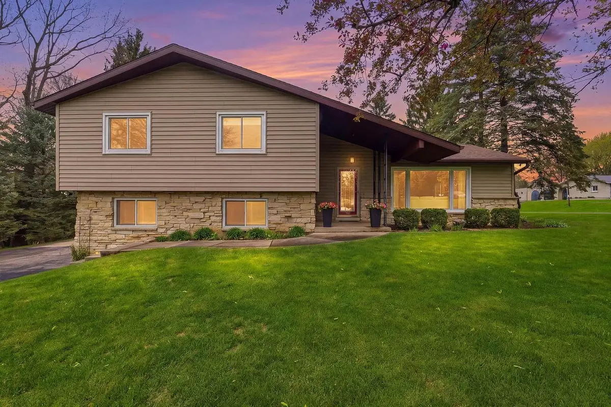 W13851 SKYLINE CIRCLE, Ripon, WI 54971 - #1