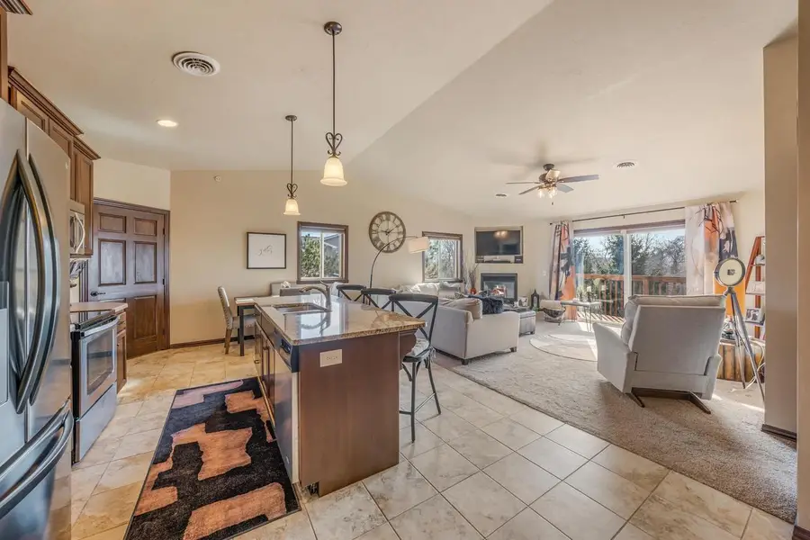 1072 W WILLIS WAY, Appleton, WI 54913 - #3