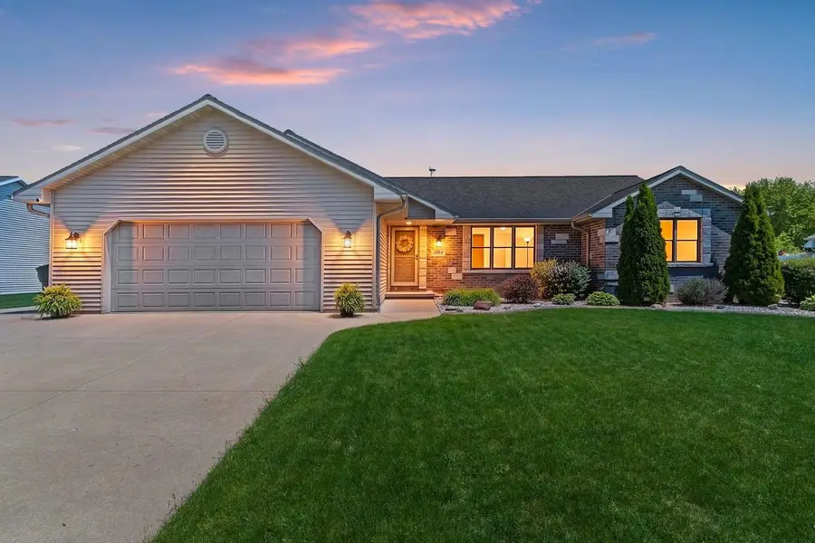 384 SOUTHERN STAR LANE, De Pere, WI 54115 - #3
