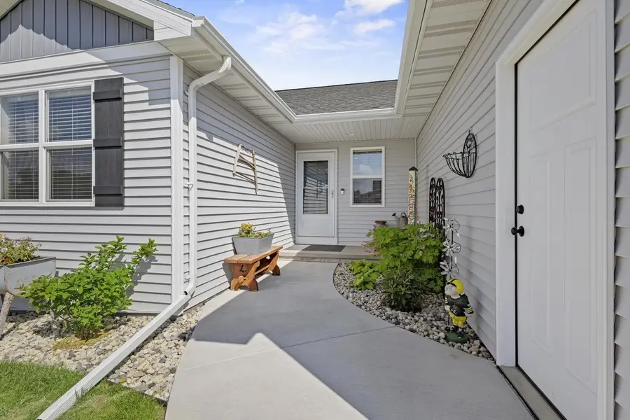 1740 PATRIOT WAY, Neenah, WI 54956 - #3
