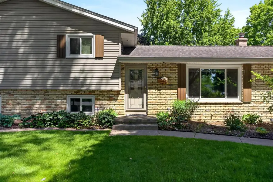 2214 STEWARD COURT, Sun Prairie, WI 53590 - #3