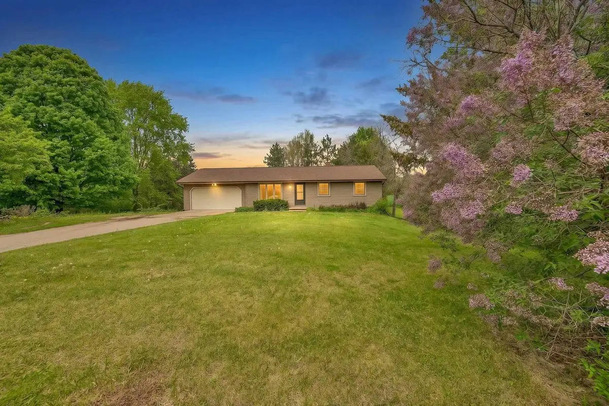 2205 SCHOOL ROAD, Greenleaf, WI 54126 - #1