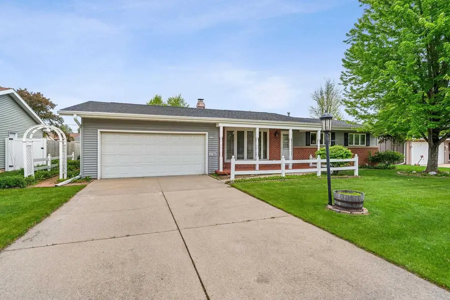 1756 SOUTHLAND AVENUE, Oshkosh, WI 54902 - #2