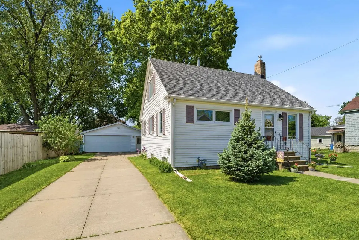 1341 OTTER AVENUE, Oshkosh, WI 54901 - #1