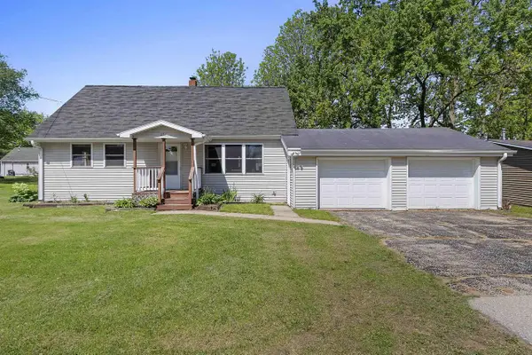 253 S OAKLAND AVENUE, Oconto Falls, WI 54154