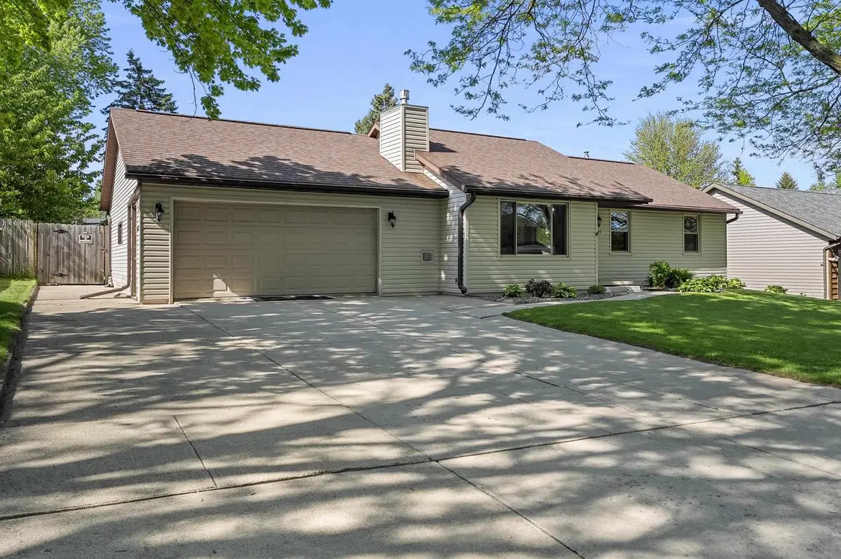 2545 WILDFLOWER, Green Bay, WI 54311 - #1