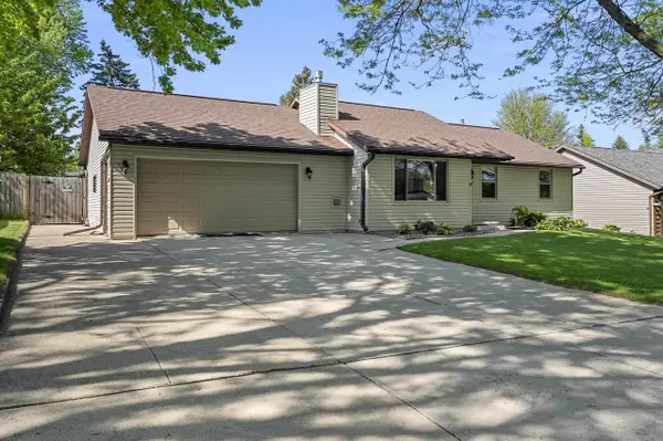 2545 WILDFLOWER, Green Bay, WI 54311