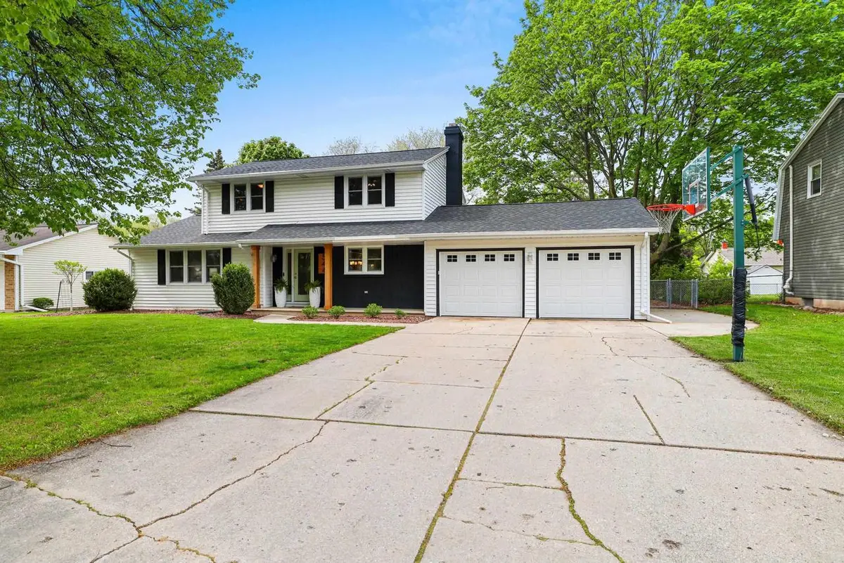 544 HILLTOP DRIVE, Green Bay, WI 54301 - #1