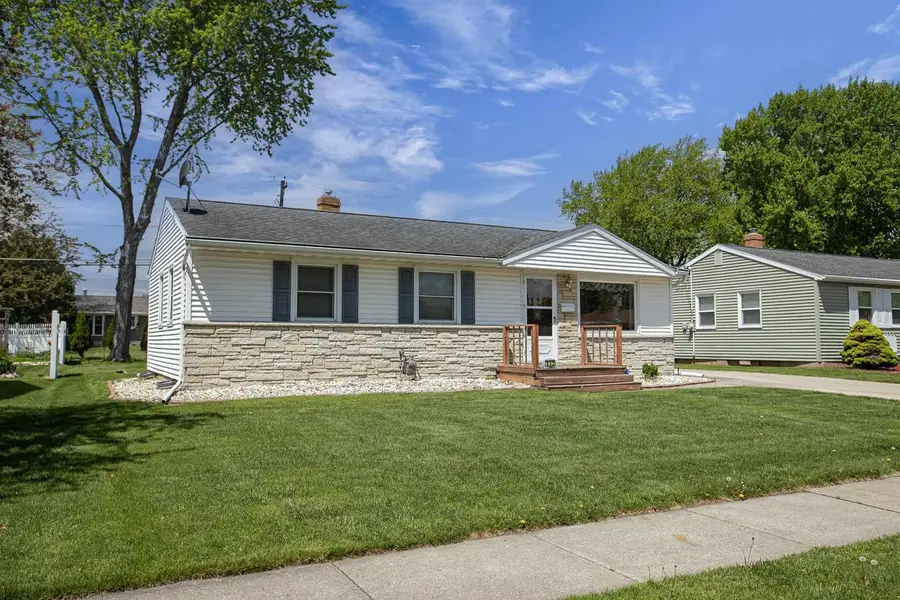802 SUBURBAN DRIVE, De Pere, WI 54115 - #2