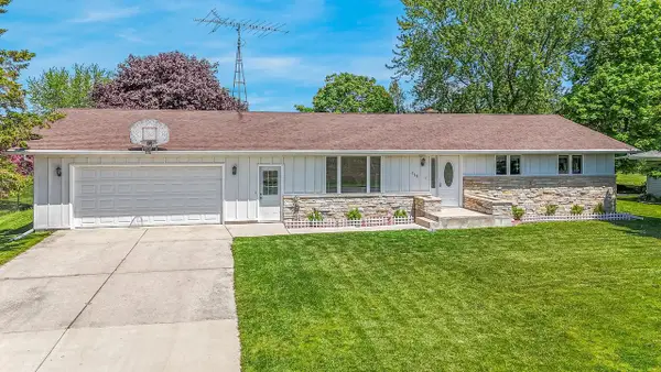 368 E JEFFERSON AVENUE, Cleveland, WI 53015