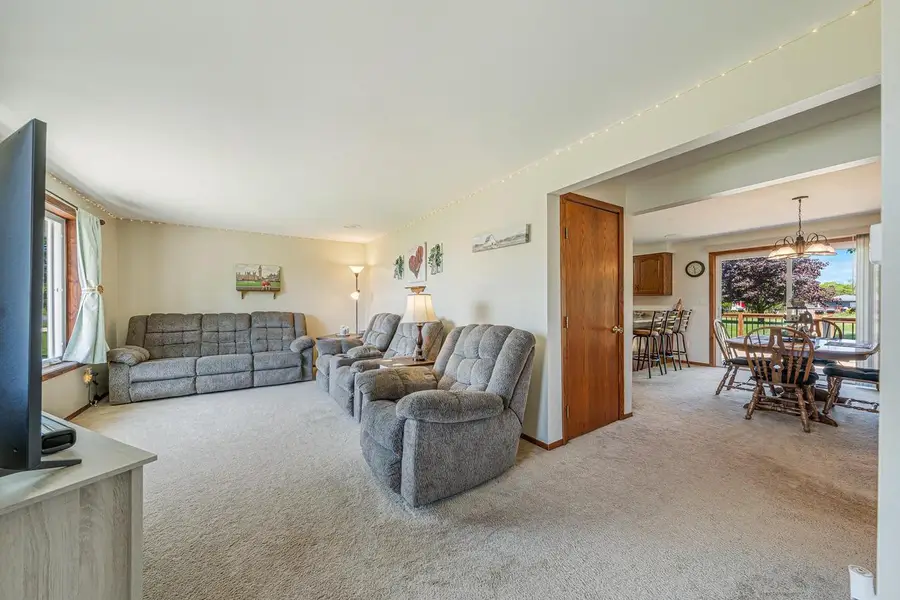 368 E JEFFERSON AVENUE, Cleveland, WI 53015 - #3