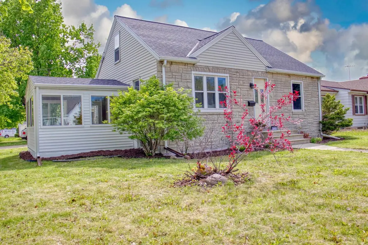 1614 E MASON STREET, Green Bay, WI 54302 - #1