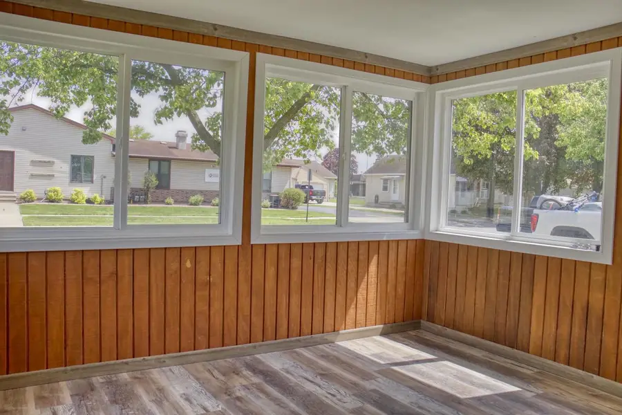1614 E MASON STREET, Green Bay, WI 54302 - #2