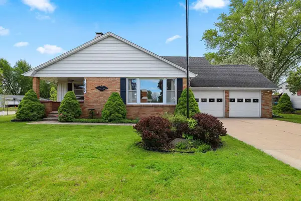 1833 BOND STREET, Green Bay, WI 54303