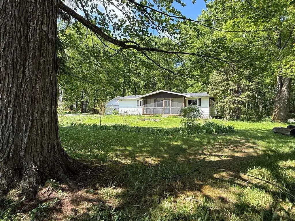 2192 SCHOOL LANE, Nasewaupee, WI 54235 - #1