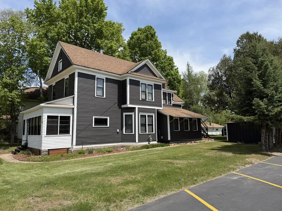 718 N 4TH AVENUE, Iron River, MI 49935 - #2