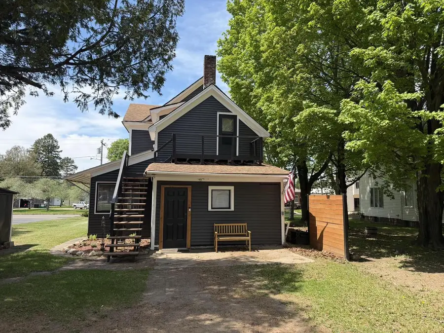 718 N 4TH AVENUE, Iron River, MI 49935 - #3
