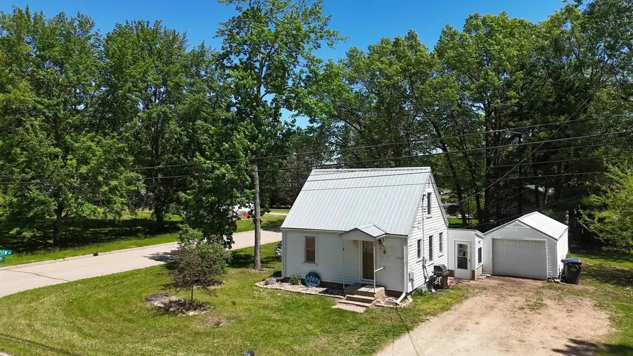 1202 S ANDREWS STREET, Shawano, WI 54166 - #2