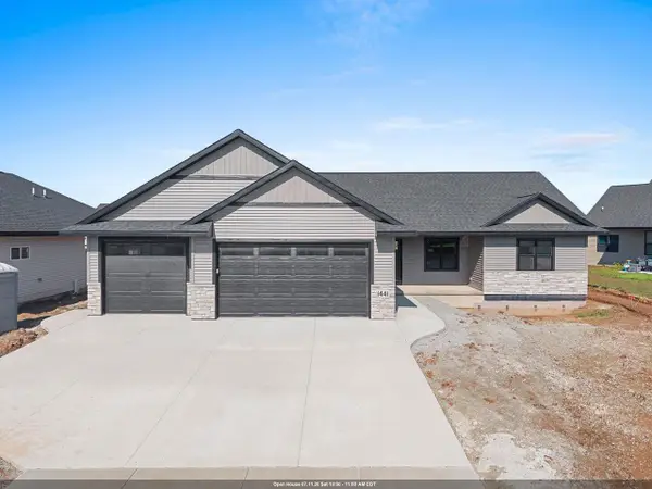 1441 CROSSROADS DRIVE, De Pere, WI 54115