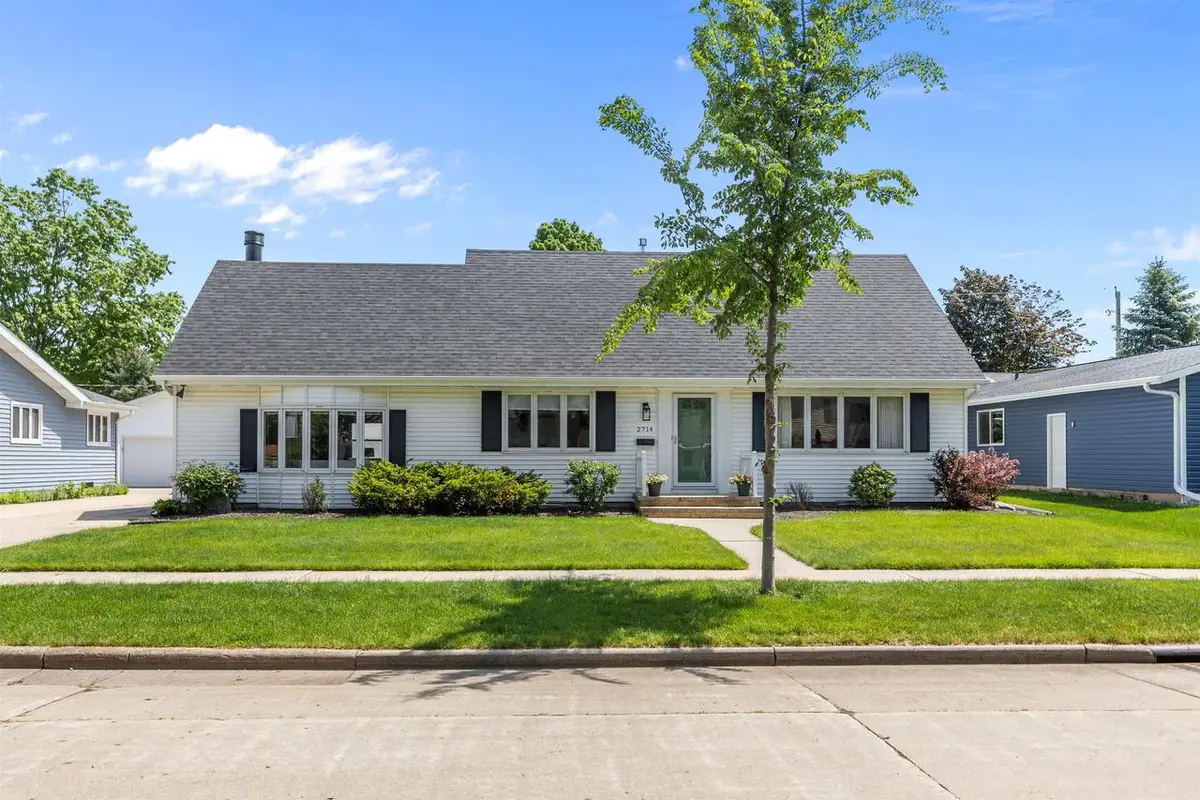 2714 N ELMWOOD COURT, Appleton, WI 54911 - #1
