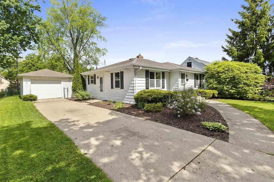 830 MARQUETTE AVENUE, Green Bay, WI 54304 - #3