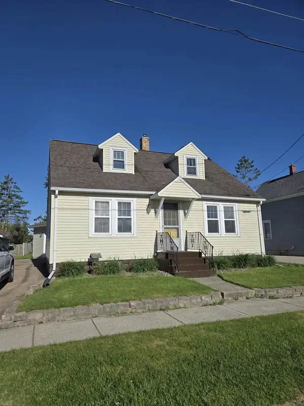 139 N 5TH STREET, Hilbert, WI 54129