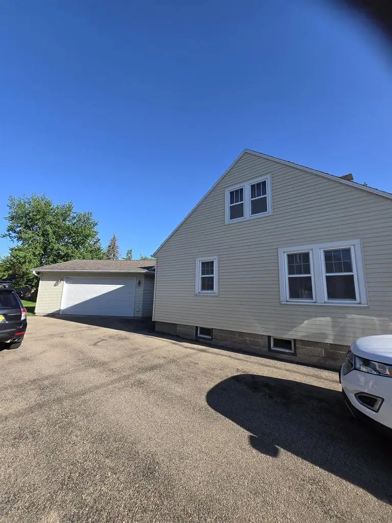 139 N 5TH STREET, Hilbert, WI 54129 - #2