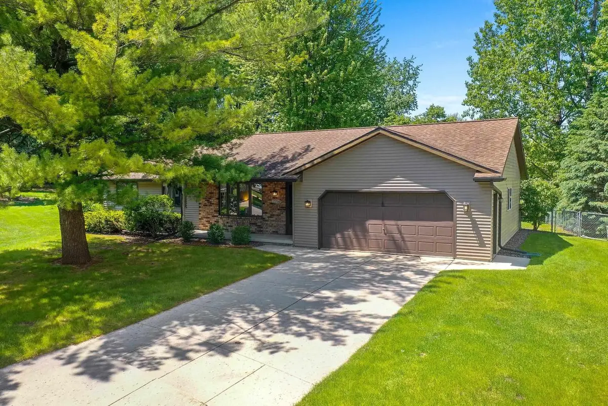 2254 LEDVINA CIRCLE, Green Bay, WI 54313 - #1
