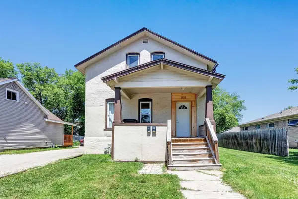 918 DIVISION STREET, Green Bay, WI 54303