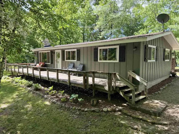 E2605 PINE COURT, Waupaca, WI 54981