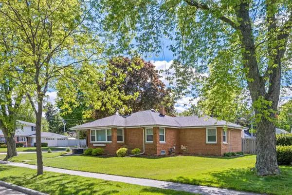 1003 EVANS STREET, Oshkosh, WI 54901