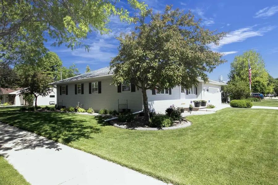 2909 S SUMMERSET DRIVE, Appleton, WI 54915 - #3