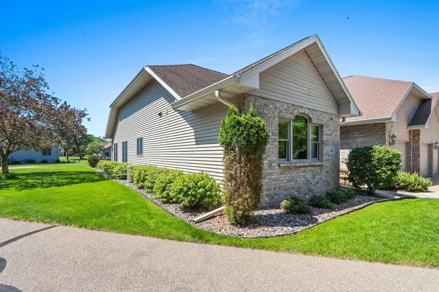 945 BRIGHTON DRIVE, Menasha, WI 54952 - #2