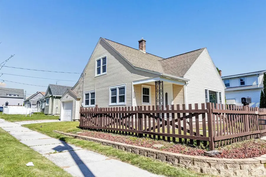1954 S 9TH STREET, Manitowoc, WI 54220 - #2