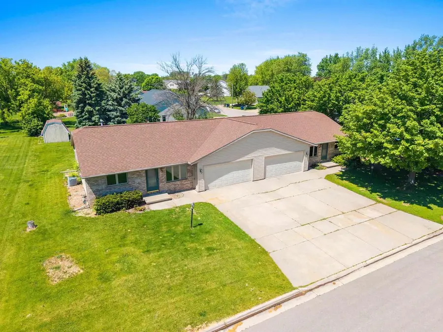 350 SHARLA STREET, Wrightstown, WI 54180 - #2