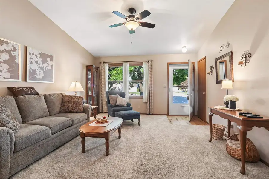 4537 OAKTREE COURT, Manitowoc, WI 54220 - #2